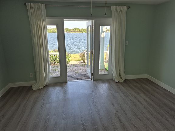 4th image of 125 Pompano Dr SE