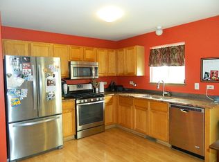 2425 N Quaker Hollow Ln, Round Lake Beach, IL 60073