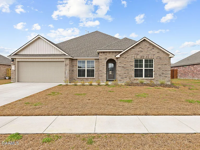 619 Griffiths Ct — Photo 1