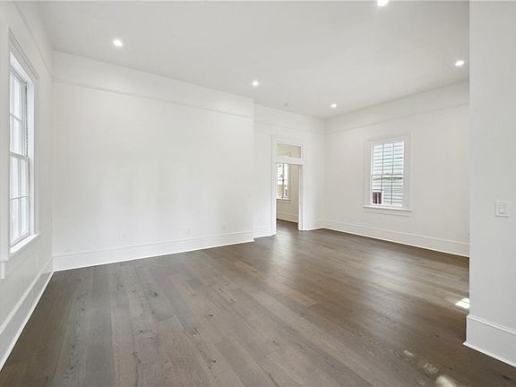 5th image of 826 Nashville Ave