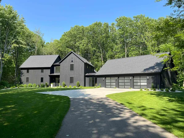 3819 Sand Castle Ln, Holland, MI 49423