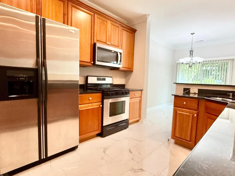 40 Truman Ave — Photo 13