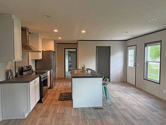 3rd image of 5885 Lavey Ln #58