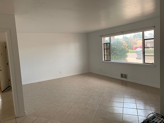 2nd image of 1225 Oakdale St