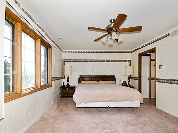 5th image of 4248 W Touhy Ave