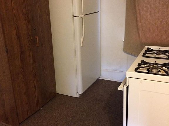 Kitchen, lots of storage