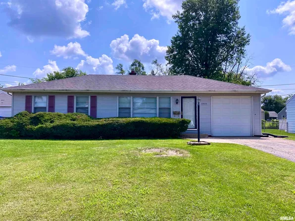 2920 N Victoria Ave, Peoria, IL 61604