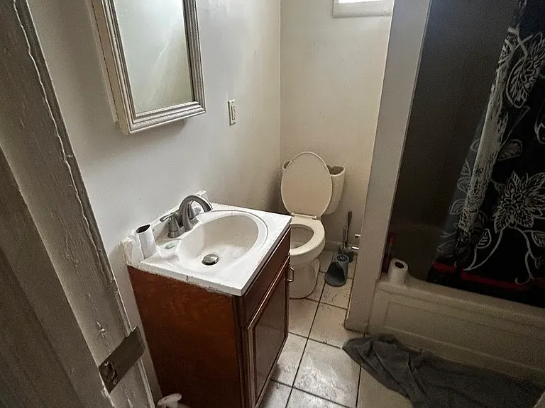 4827 Lexington Ave — Photo 5