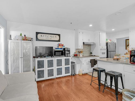5th image of 1567 Hawes Ct