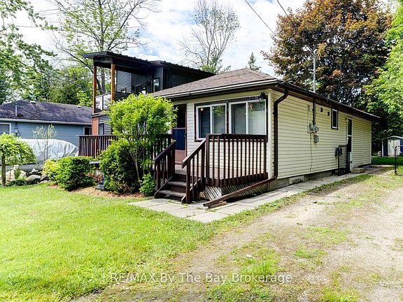 3rd image of 50 Balsam St