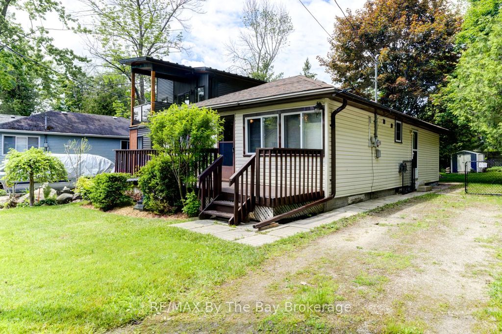 50 Balsam St, Tiny, ON - View 3