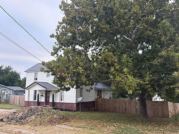 2nd image of 310 Anthony St