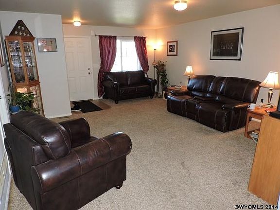 5th image of 725 Reshaw Cir