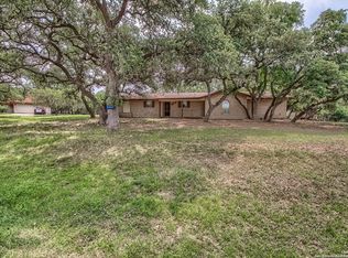 8460 Park Lane Dr, San Antonio, TX 78266