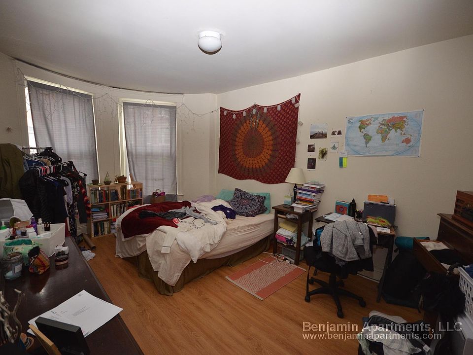 1st image of 11 Mt Hood Rd APT 3