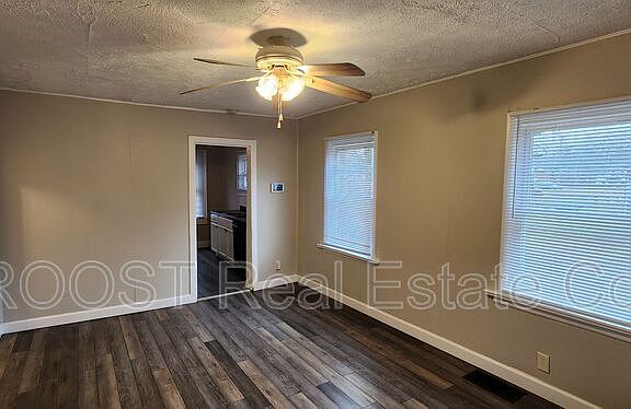 3rd image of 941 Westwood Ave