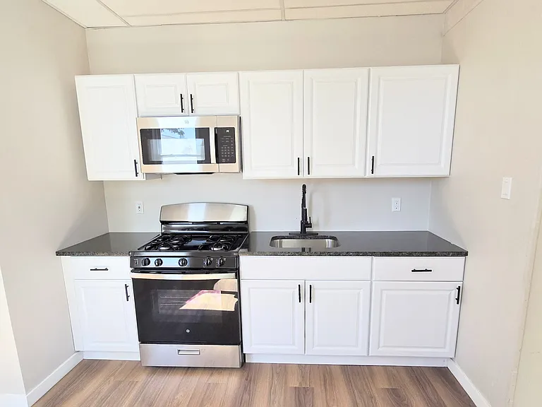 2101 Wharton St #1 — Photo 2