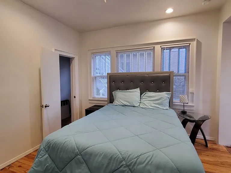 911 Fruit Ave NW — Photo 19