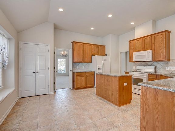 5th image of 8122 Gray Jay Dr