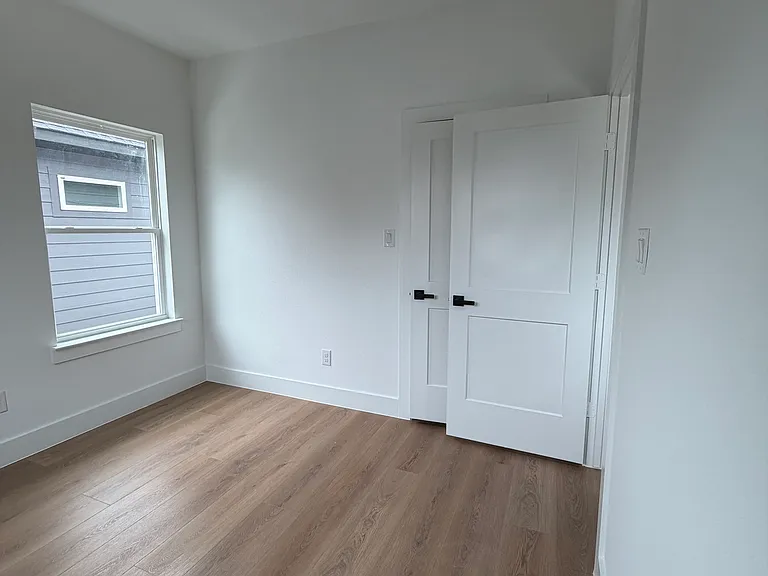 2521 Bethurum Ave — Photo 25
