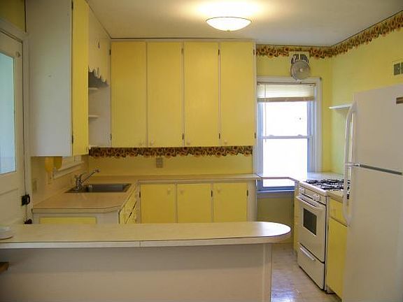 5th image of 8 Jewell Ave