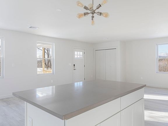 4th image of 25 Highland Ave #2