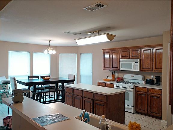 4th image of 5704 Longhorn Ln
