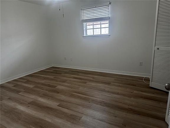 5th image of 324 Helios Ave