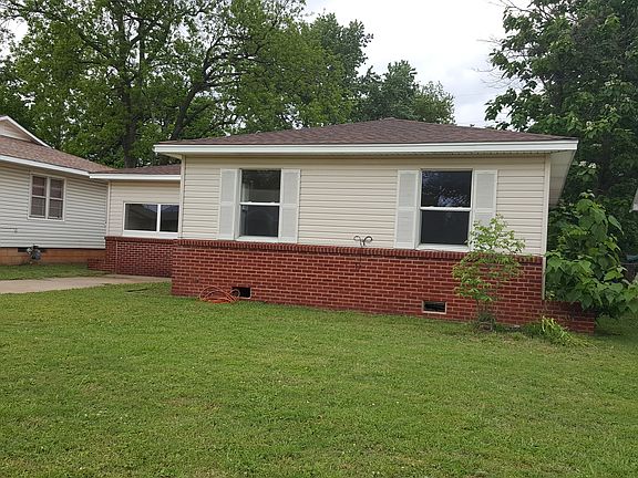 4th image of 914 Buck Dr