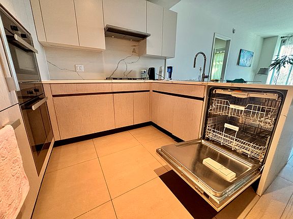 5th image of 133-27 39th Ave Penthouse L
