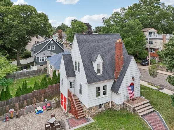 59 Hemlock Rd, West Roxbury, MA 02132