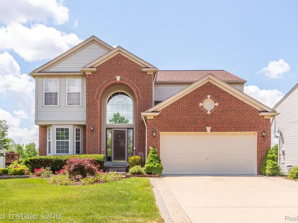 10170 E Avondale Cir, Ypsilanti, MI 48198