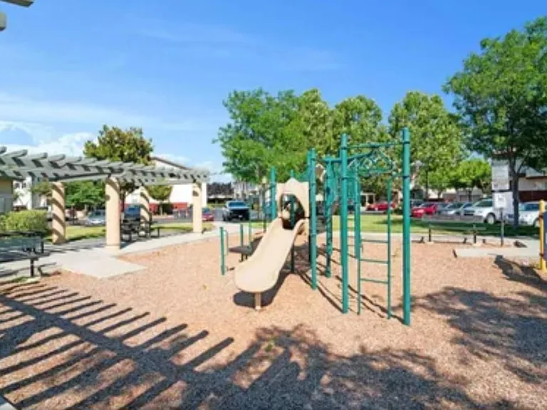 1664 Glenmore Dr #1664 — Photo 7