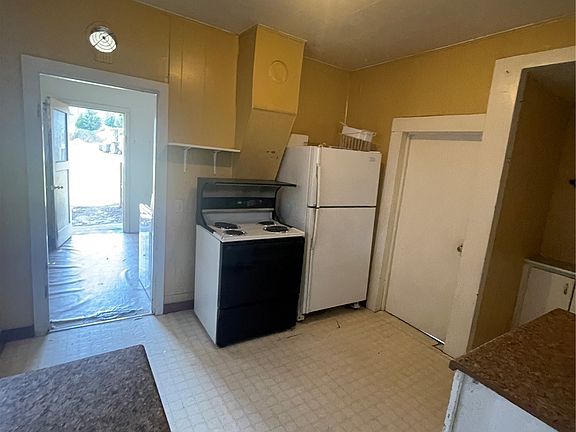 3rd image of 514 E Washington Avenue