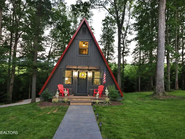 270 Circle Dr, Oneida, TN 37841