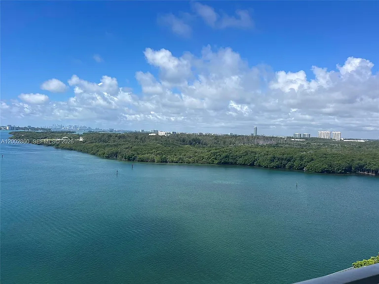 300 Bayview Dr #1410 — Photo 3