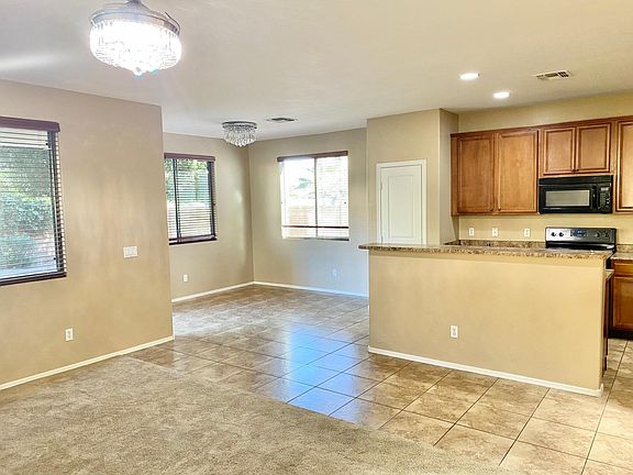 4th image of 14722 W Laurel Ln