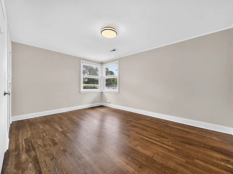 2209 Lindell Ave — Photo 24