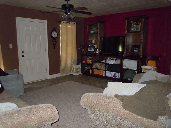 3rd image of 922 Verna Ln