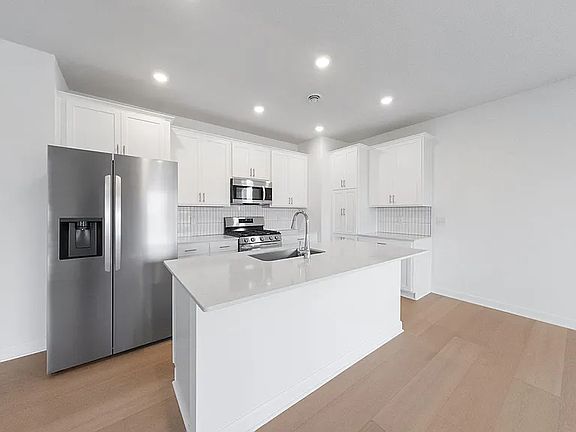 5th image of 22376 Isla Way