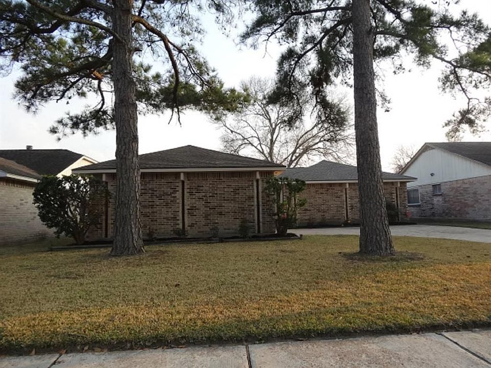 1st image of 13315 Piney Oaks Dr