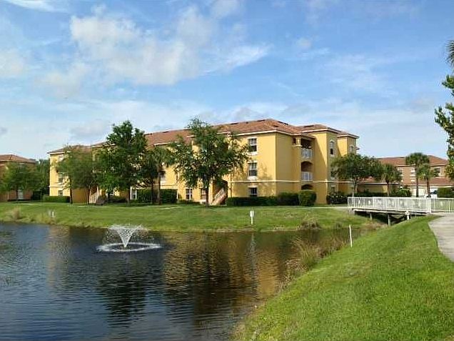 1st image of 5090 Fairways Cir Unit 208