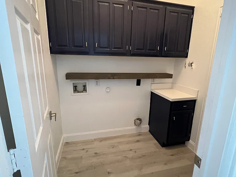 7717 Lakecrest Ct — Photo 37