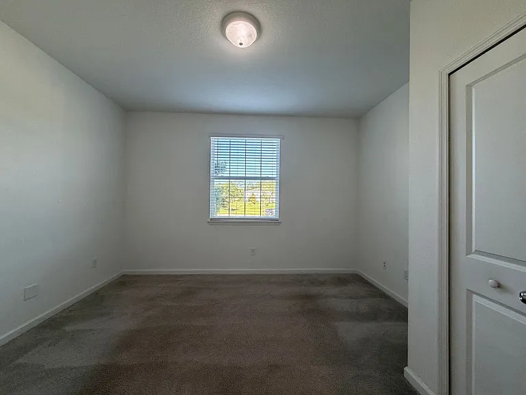 2993 Crossfield Dr — Photo 16
