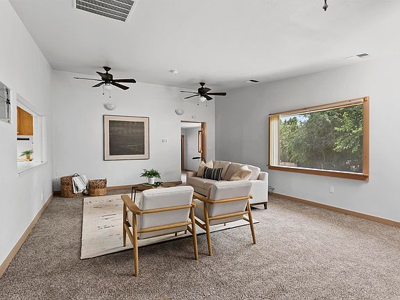 3rd image of 740 Grosscup Blvd