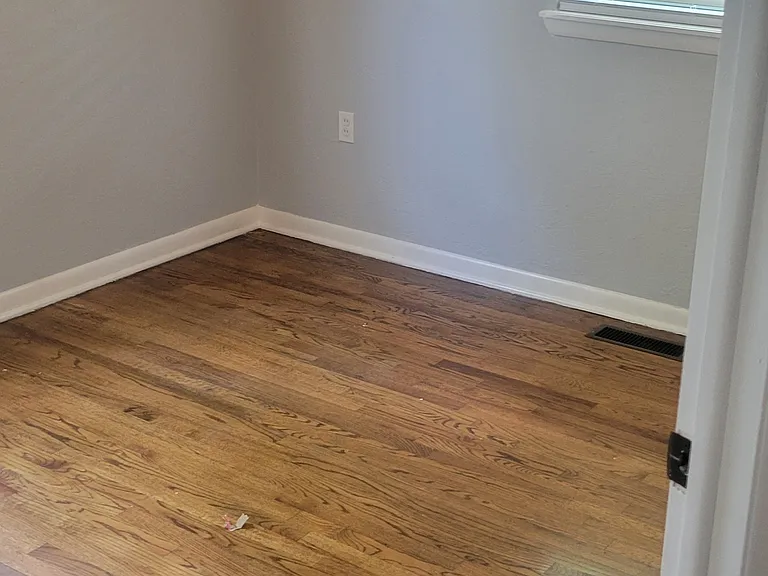 2421 Sandra Dr — Photo 12