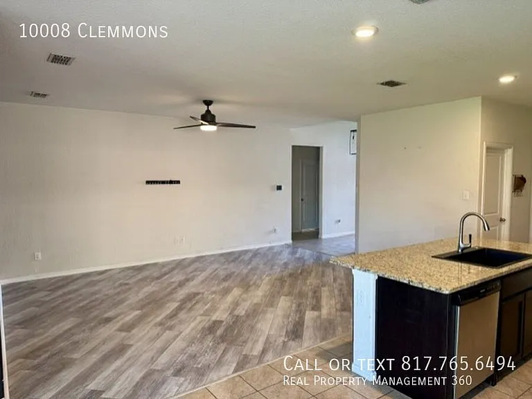10008 Clemmons Rd — Photo 4