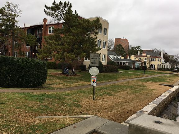 4th image of 230 Swimming Point Walk APT B5
