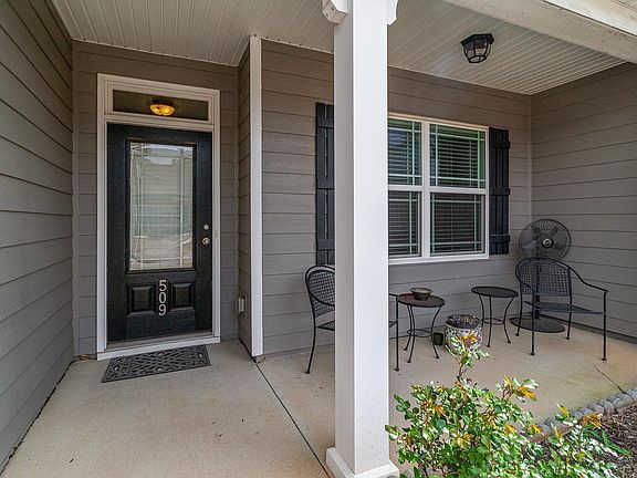 4th image of 509 Daisy Hill Ln