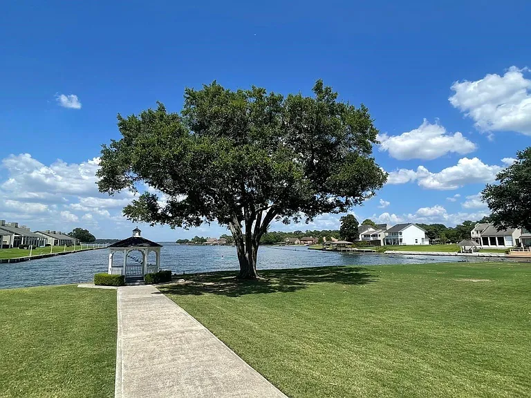 155 April Waters Dr N — Photo 29